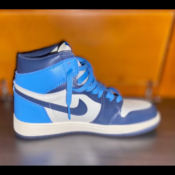 Jordan 1 retro high “Obsidian UNC” size 7